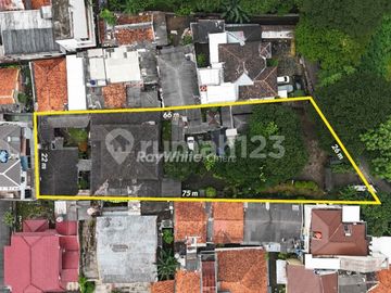 Rumah Hitung Tanah Posisi di Pinggir Jalan Area Lebak Bulus
