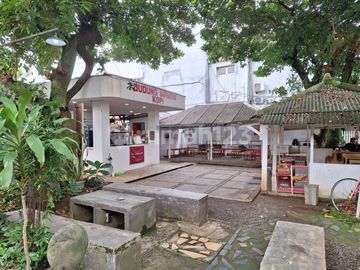 Rumah Hitung Tanah Posisi di Pinggir Jalan Area Lebak Bulus