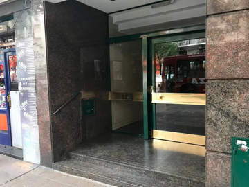 Departamento en Venta en Caballito 4 ambientes 2 baños 112 m2 + balcón, contrafrente – Rivadavia 6000
