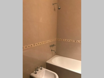 Departamento en Venta en Caballito 4 ambientes 2 baños 112 m2 + balcón, contrafrente – Rivadavia 6000