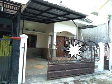 Rumah dijual dekat kampus Brawijaya di sukarno hatta Lowokwaru kota Malang.