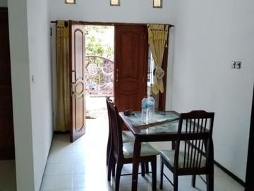 Rumah dijual dekat kampus Brawijaya di sukarno hatta Lowokwaru kota Malang.