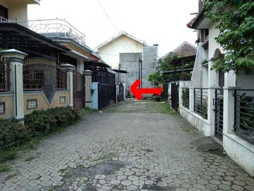 Rumah dijual dekat kampus Brawijaya di sukarno hatta Lowokwaru kota Malang.