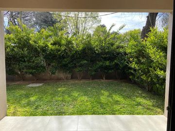 Departamento con jardín en Ecoaldea, Pilar