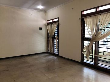 Rumah Usaha di SEMARANG KOTA. Dekat mall dan pusat kota