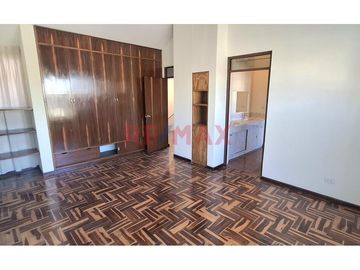Alquilo Linda Y Amplia Casa Para Empresas – La Señorial, Cayma