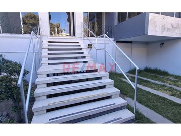 Alquilo Linda Y Amplia Casa Para Empresas – La Señorial, Cayma