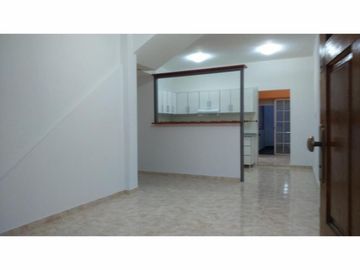 Departamento Tipo Casa entrada indep. Venta 1 AMB Dividido en 2 con patio RECICLADO A NUEVO