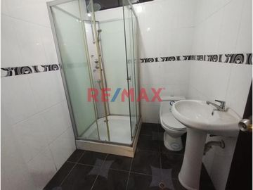 Un departamento por piso, la oficina se encuentra ubicada en el 4to  piso, Jr. Manuel Gonzales Prada ha 3 cuadras de la Municipalidad de los olivos.
