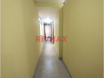 Un departamento por piso, la oficina se encuentra ubicada en el 4to  piso, Jr. Manuel Gonzales Prada ha 3 cuadras de la Municipalidad de los olivos.