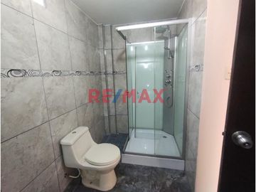 Un departamento por piso, la oficina se encuentra ubicada en el 4to  piso, Jr. Manuel Gonzales Prada ha 3 cuadras de la Municipalidad de los olivos.