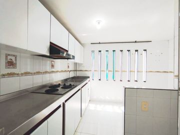 apartamento en arriendo en cañaverales. Cod A7507