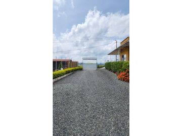 Se vende finca en vía Armenia, entrada 10.