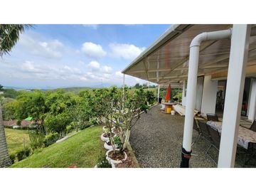 Se vende finca en vía Armenia, entrada 10.