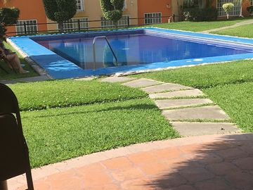 AMPLIA CASA COND. Cerca Walmart Paraiso, 4 recs. Vig., jard., alb $1,750,000.00