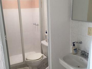 AMPLIA CASA COND. Cerca Walmart Paraiso, 4 recs. Vig., jard., alb $1,750,000.00