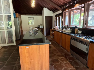 VILLA DI SABA HANYA 5 MENIT KE PANTAI SABA