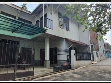Di jual rumah bagus di Bojong Koneng Cikutra Bandung