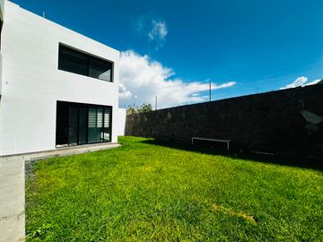 VENTA DE CASA EN CERRADAS