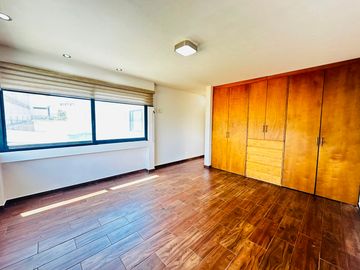VENTA DE CASA EN CERRADAS
