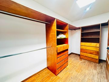 VENTA DE CASA EN CERRADAS