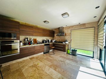 VENTA DE CASA EN CERRADAS