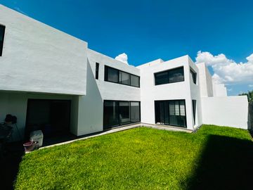 VENTA DE CASA EN CERRADAS