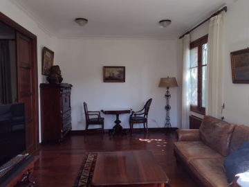 SAN ISIDRO LIBERTADOR AL RIO- CHALET EUROPEO- 6 AMBIENTES