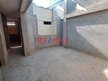 🏡 ¡Oportunidad única en Lambayeque! 🌟

Descubre tu nuevo hogar en el corazón del Pueblo Joven San Martín. Esta amplia casa de 5 años de antigüedad e