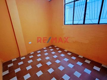 🏡 ¡Oportunidad única en Lambayeque! 🌟

Descubre tu nuevo hogar en el corazón del Pueblo Joven San Martín. Esta amplia casa de 5 años de antigüedad e