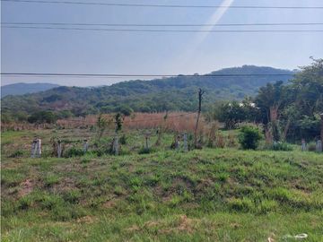 MAGNIFICO RANCHO A ORILLA DE CARRETERA EN TONALÀ