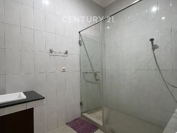 Rumah 2½ Lt Siap Huni Akses Jalan Lebar Di Kelapa Gading S9753