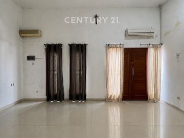 Rumah 2½ Lt Siap Huni Akses Jalan Lebar Di Kelapa Gading S9753