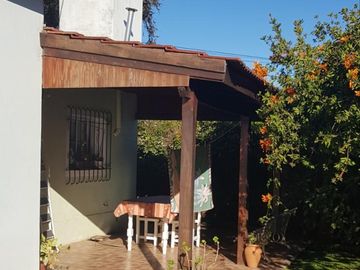 Casa en calle Carlos Pellegrini a metros de Carrefour