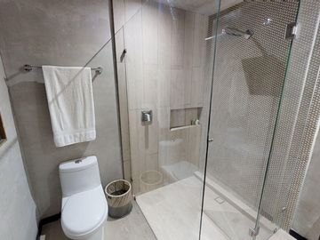 Penthouse 1 recamara con paseo de arte, area comercial estilo Boho, areas verdes