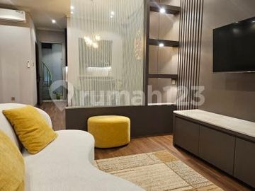 Rumah Full Interior & Fully Furnished Cluster Fiordini Illago Gading Serpong