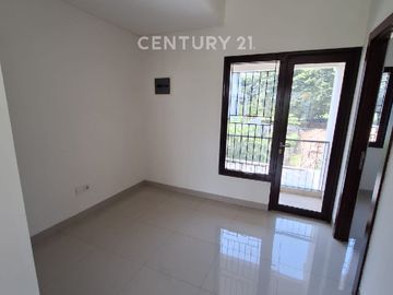 Rumah Bagus 2 Lantai Siap Huni Di Cluster Simpruk Lippo Cikarang