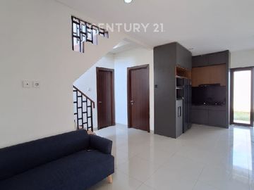Rumah Bagus 2 Lantai Siap Huni Di Cluster Simpruk Lippo Cikarang