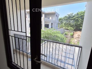 Rumah Bagus 2 Lantai Siap Huni Di Cluster Simpruk Lippo Cikarang