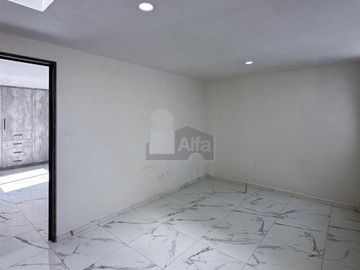 Casa en venta en Metepec de 4 habitaciones y 128m2 de jardín