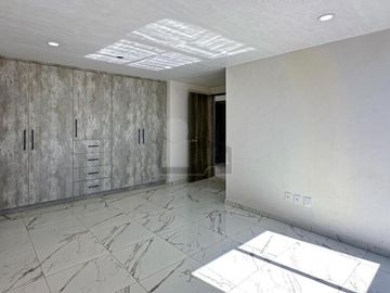 Casa en venta en Metepec de 4 habitaciones y 128m2 de jardín