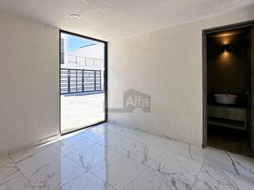 Casa en venta en Metepec de 4 habitaciones y 128m2 de jardín
