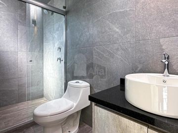Casa en venta en Metepec de 4 habitaciones y 128m2 de jardín
