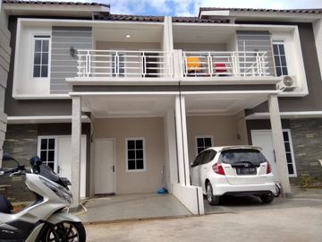 RUMAH 2 LANTAI MODERN
