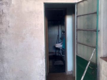 En Venta - Casa Americana S/ Lote 10x34 Para Refaccionar