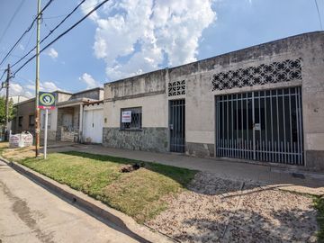 En Venta - Casa Americana S/ Lote 10x34 Para Refaccionar