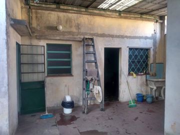En Venta - Casa Americana S/ Lote 10x34 Para Refaccionar