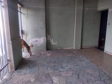 En Venta - Casa Americana S/ Lote 10x34 Para Refaccionar