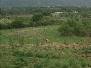 RANCHO A LA ENTRADA DE POBLADO CERCA DEL AEROPUERTO