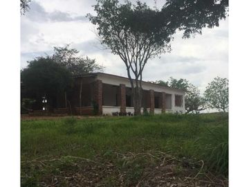 RANCHO A LA ENTRADA DE POBLADO CERCA DEL AEROPUERTO
